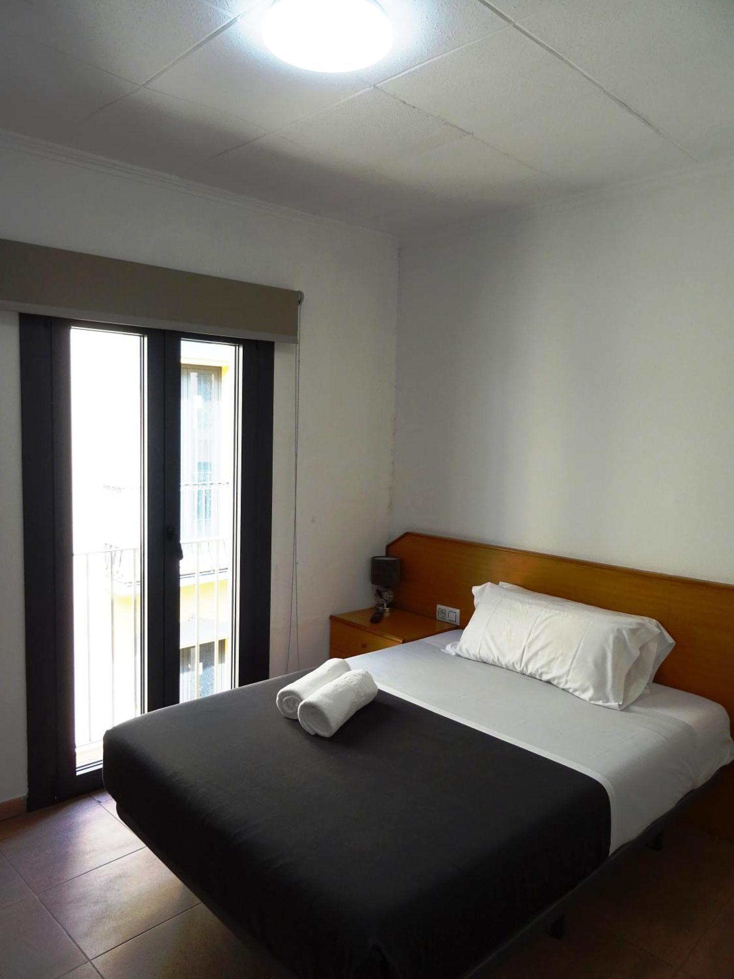 Center Plaza Figueres Apartment ฟิกวยเรส ภายนอก รูปภาพ