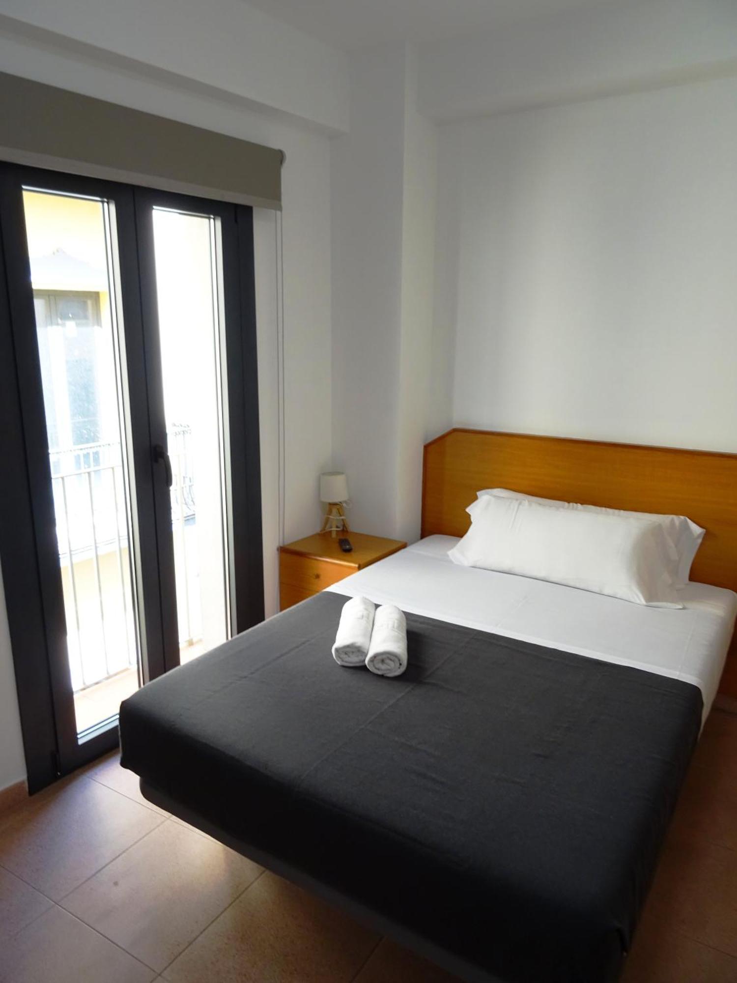 Center Plaza Figueres Apartment ฟิกวยเรส ภายนอก รูปภาพ