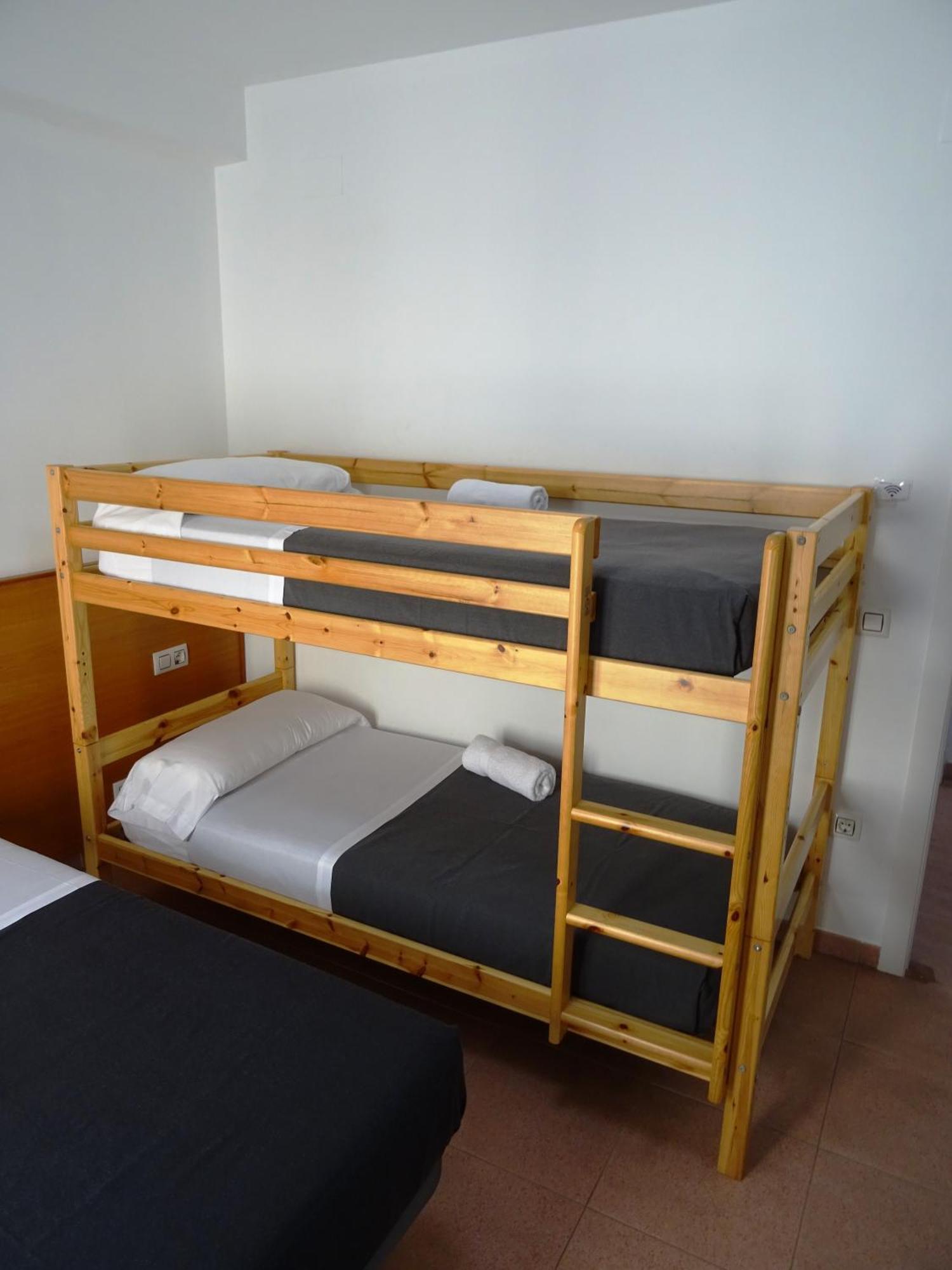Center Plaza Figueres Apartment ฟิกวยเรส ภายนอก รูปภาพ