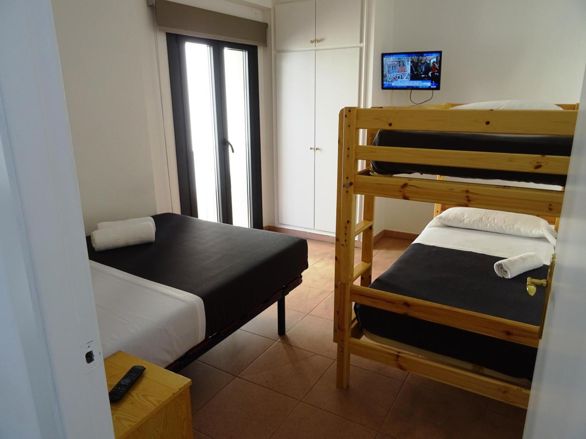 Center Plaza Figueres Apartment ฟิกวยเรส ภายนอก รูปภาพ