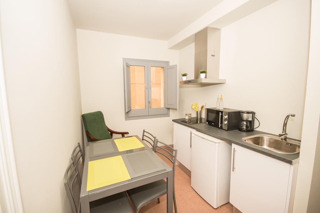 Center Plaza Figueres Apartment ฟิกวยเรส ภายนอก รูปภาพ