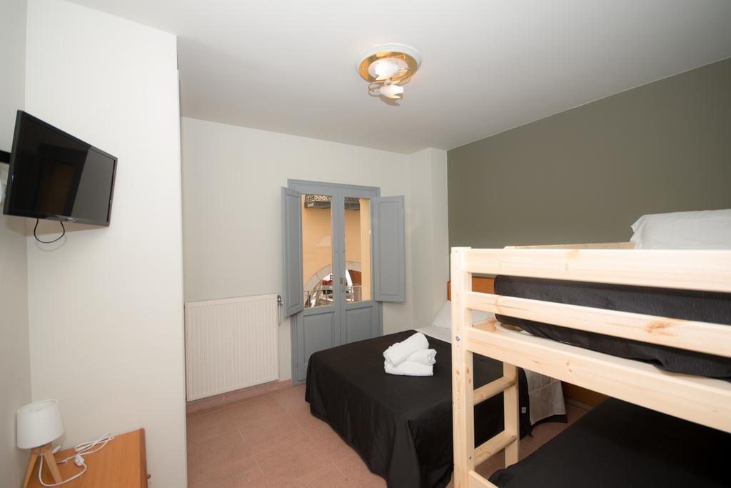 Center Plaza Figueres Apartment ฟิกวยเรส ภายนอก รูปภาพ