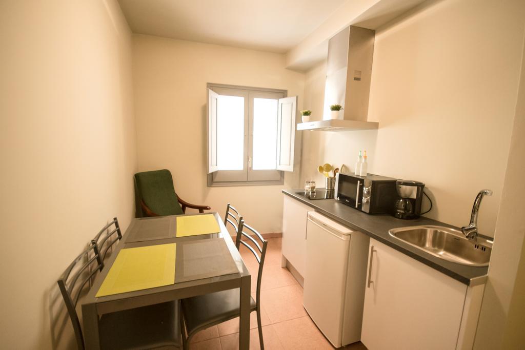 Center Plaza Figueres Apartment ฟิกวยเรส ภายนอก รูปภาพ