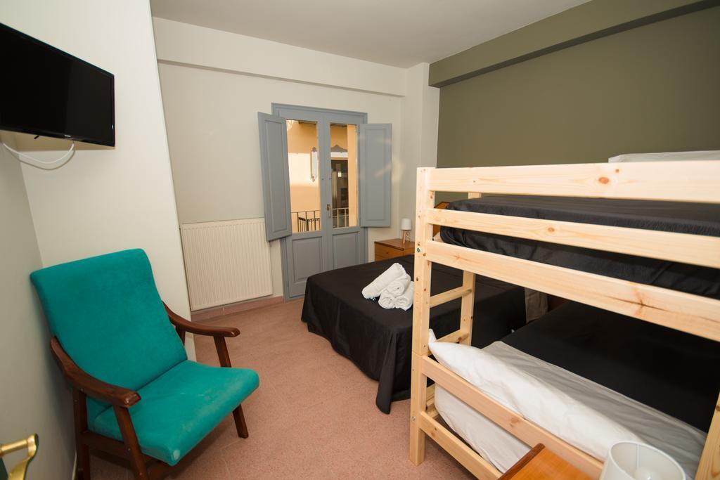 Center Plaza Figueres Apartment ฟิกวยเรส ภายนอก รูปภาพ