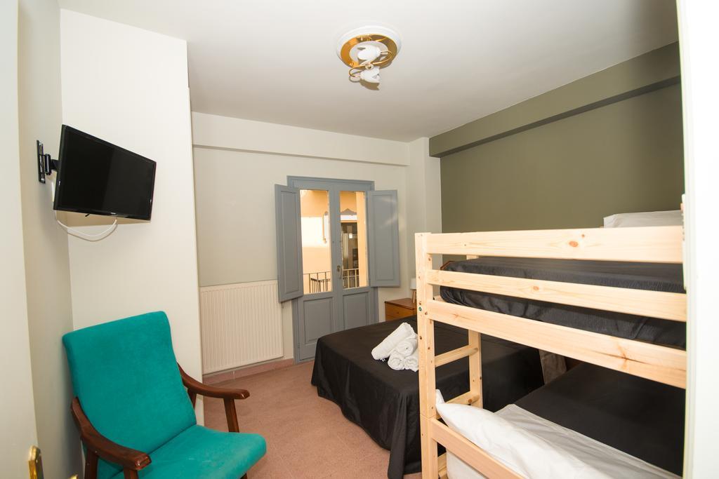 Center Plaza Figueres Apartment ฟิกวยเรส ภายนอก รูปภาพ