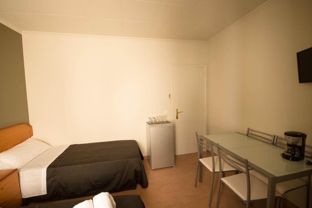 Center Plaza Figueres Apartment ฟิกวยเรส ภายนอก รูปภาพ