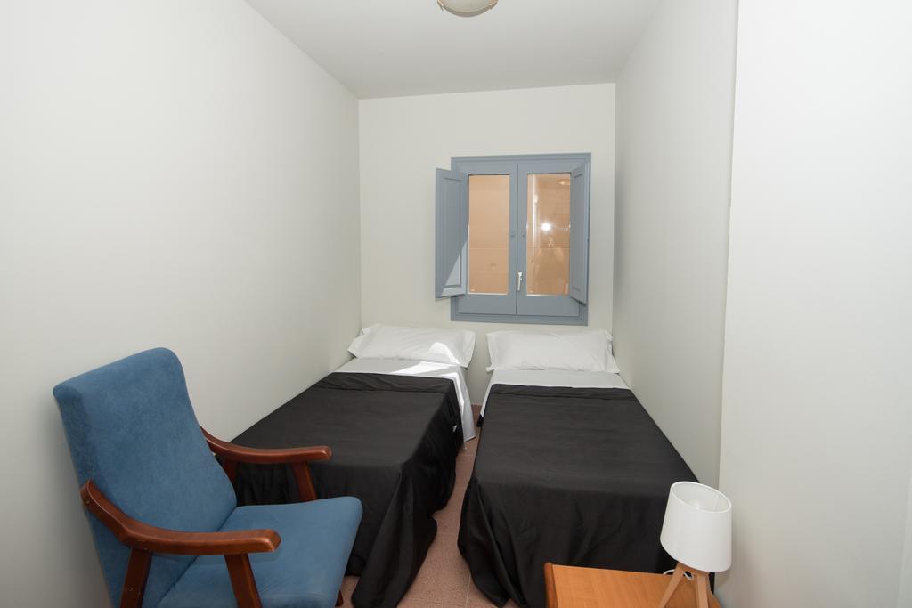 Center Plaza Figueres Apartment ฟิกวยเรส ภายนอก รูปภาพ