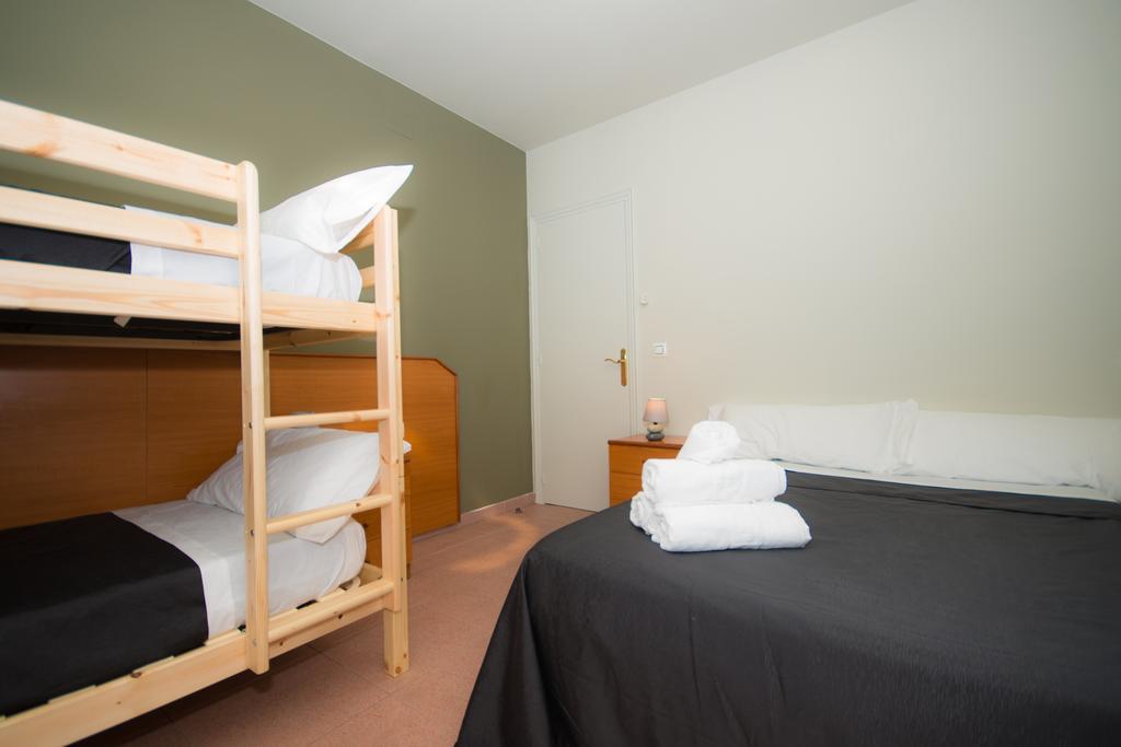 Center Plaza Figueres Apartment ฟิกวยเรส ภายนอก รูปภาพ