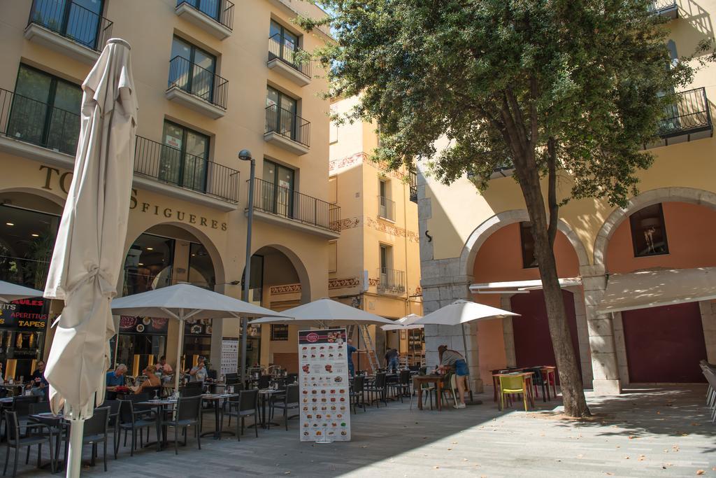 Center Plaza Figueres Apartment ฟิกวยเรส ภายนอก รูปภาพ