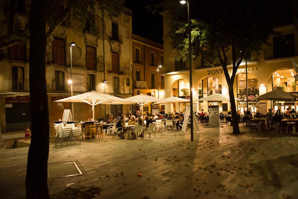 Center Plaza Figueres Apartment ฟิกวยเรส ภายนอก รูปภาพ